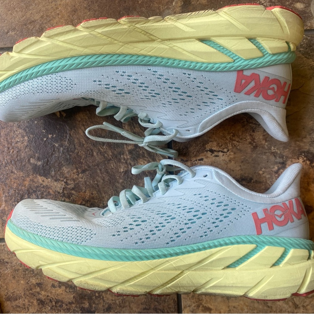 Women’s Hoka Clifton 7’s